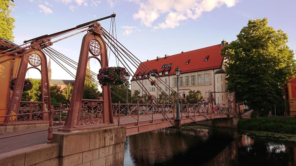 Kvinna gripen för mordförsök i Uppsala – utredning pågår