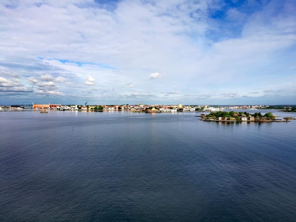 Kvinna våldtagen utomhus i Karlskrona – brottsplats undersöks