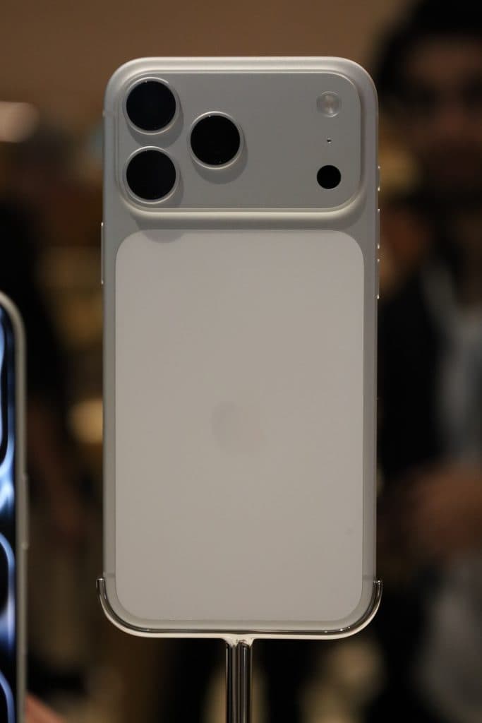 Caviar lanserar lyxiga bakstycken för iPhone 17 Pro Max – unik design