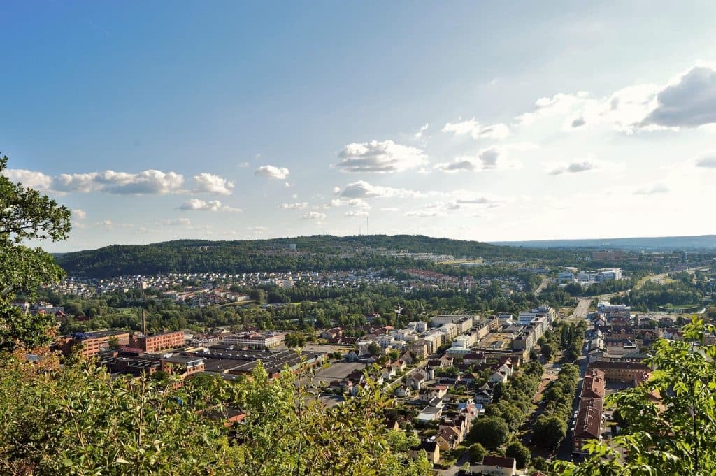 Bilbränder i Jönköping – två kvinnor häktade för grov skadegörelse