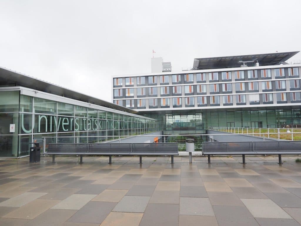 Karolinska tvingas lämna ut uppgifter om papperslös – dom i högsta instans