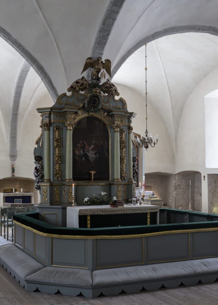 Svenska kyrkan politik – hur partier påverkar kyrkan