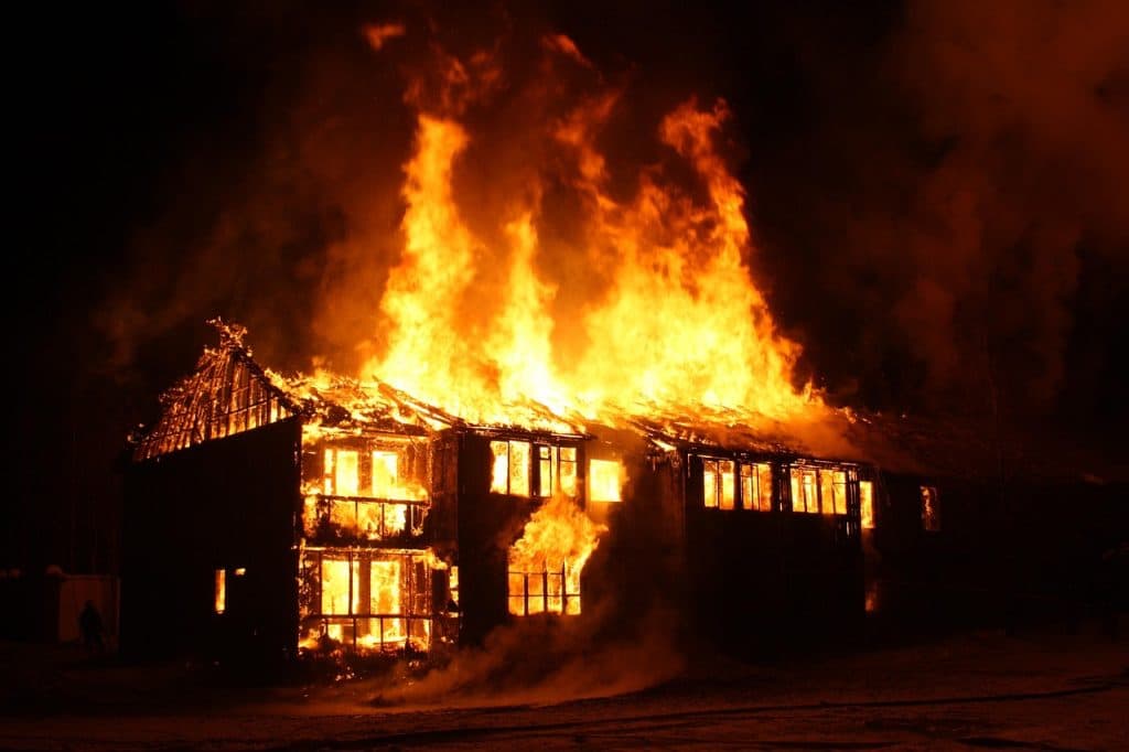 Mordbrand Järfälla – garagebrand sprider sig till villor