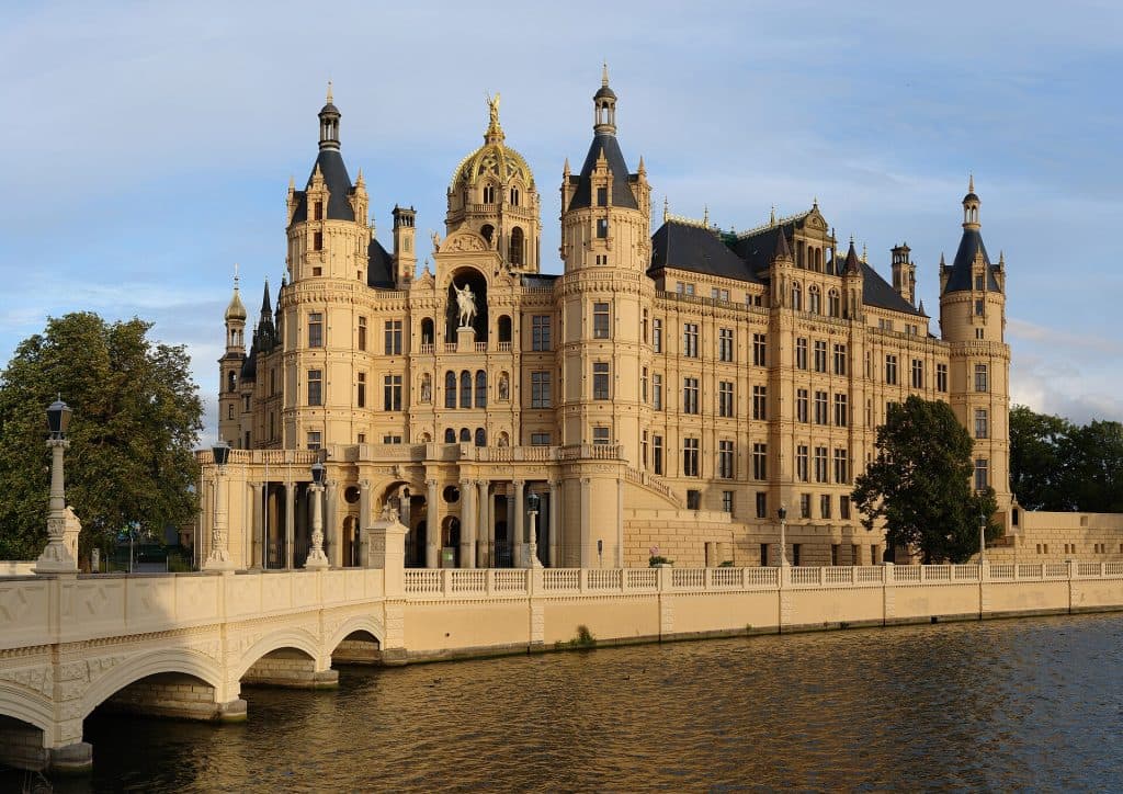 AfD störst i Mecklenburg-Vorpommern, Die Linke vann Berlin – CDU åkte ur lantdagen