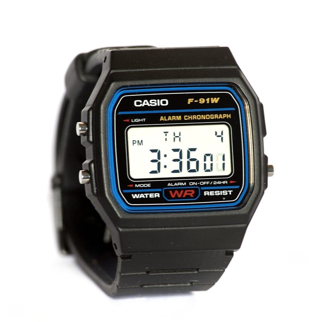 Casio F-91WF kostar 48 dollar i Thailand med armband