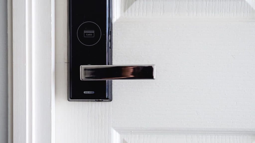 TP-Link Tapo DL130 – smart lås med handflatsigenkänning