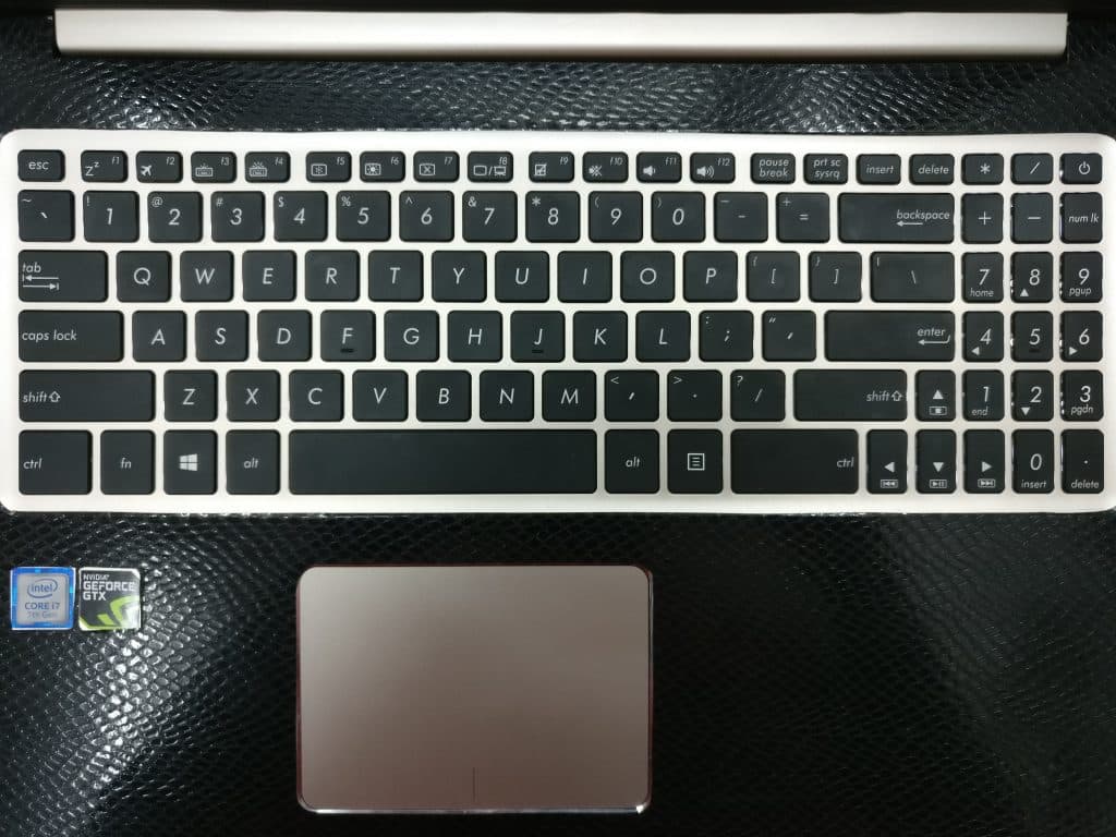 Vivobook Pro 16 får Ryzen AI 9 H 465 och 16 GB RAM